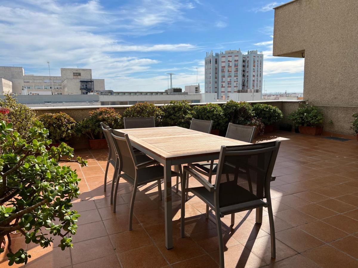 Apartamento Atico Primera Linea De Playa. *